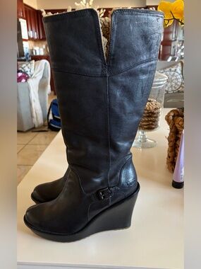 UGG Australia sidonie Black Leather Wedge tall  Boots